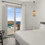 Radisson Blu Euphoria Resort, Mykonos カロ・リヴァディ